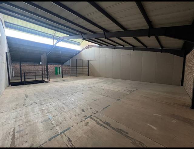 290M² WAREHOUSE TO LET IN HENNOPSPARK